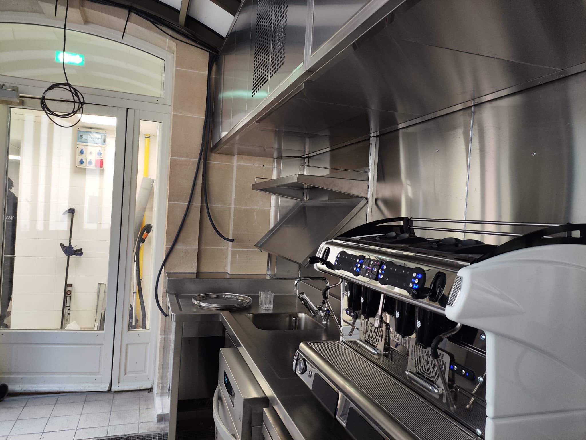 ensemble-inox-professionnel-sur-mesure-espace-cafe Ensemble inox professionnel